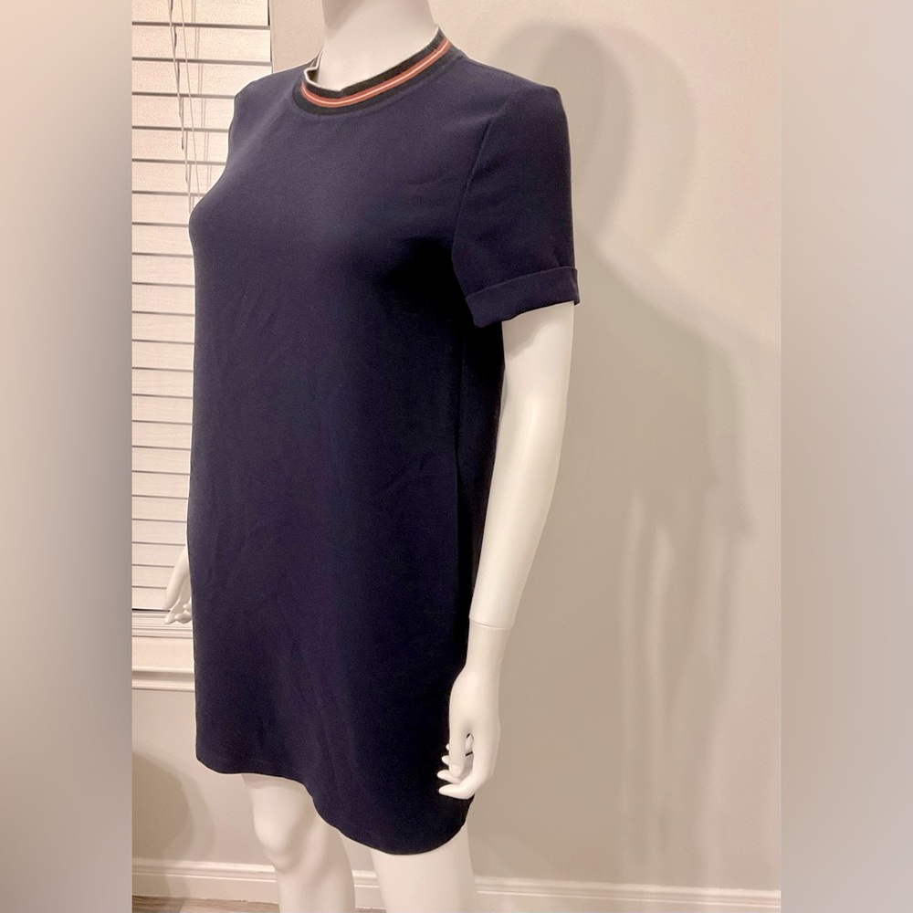 Theory women's dress in navy blue with pockets Size - S